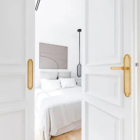 De Luxe Marais Apartment *